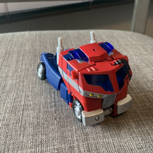 Hasbro Transformers 2008 Animated Voyager Class Optimus Prime - Picture 2 of 5